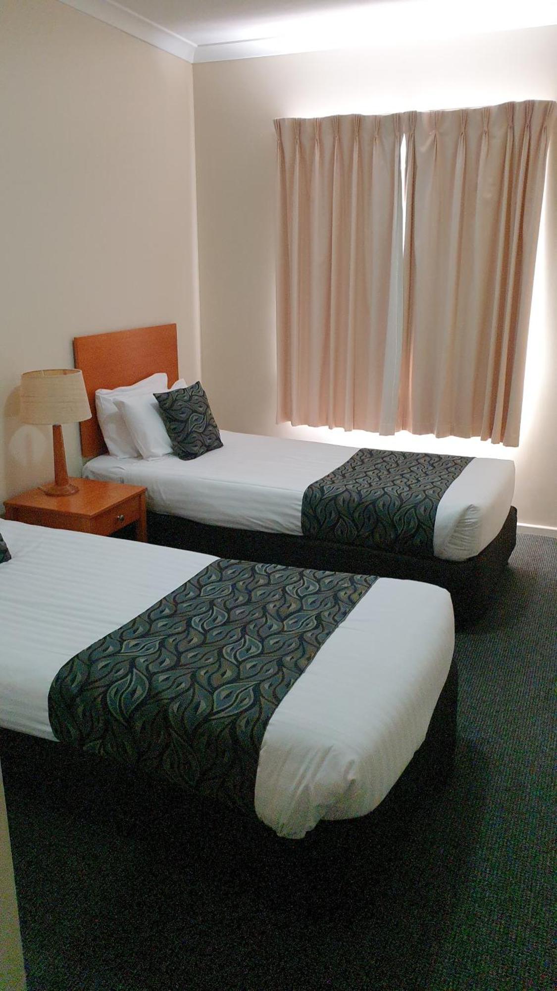 C Mandurah Apartment Resort Екстер'єр фото